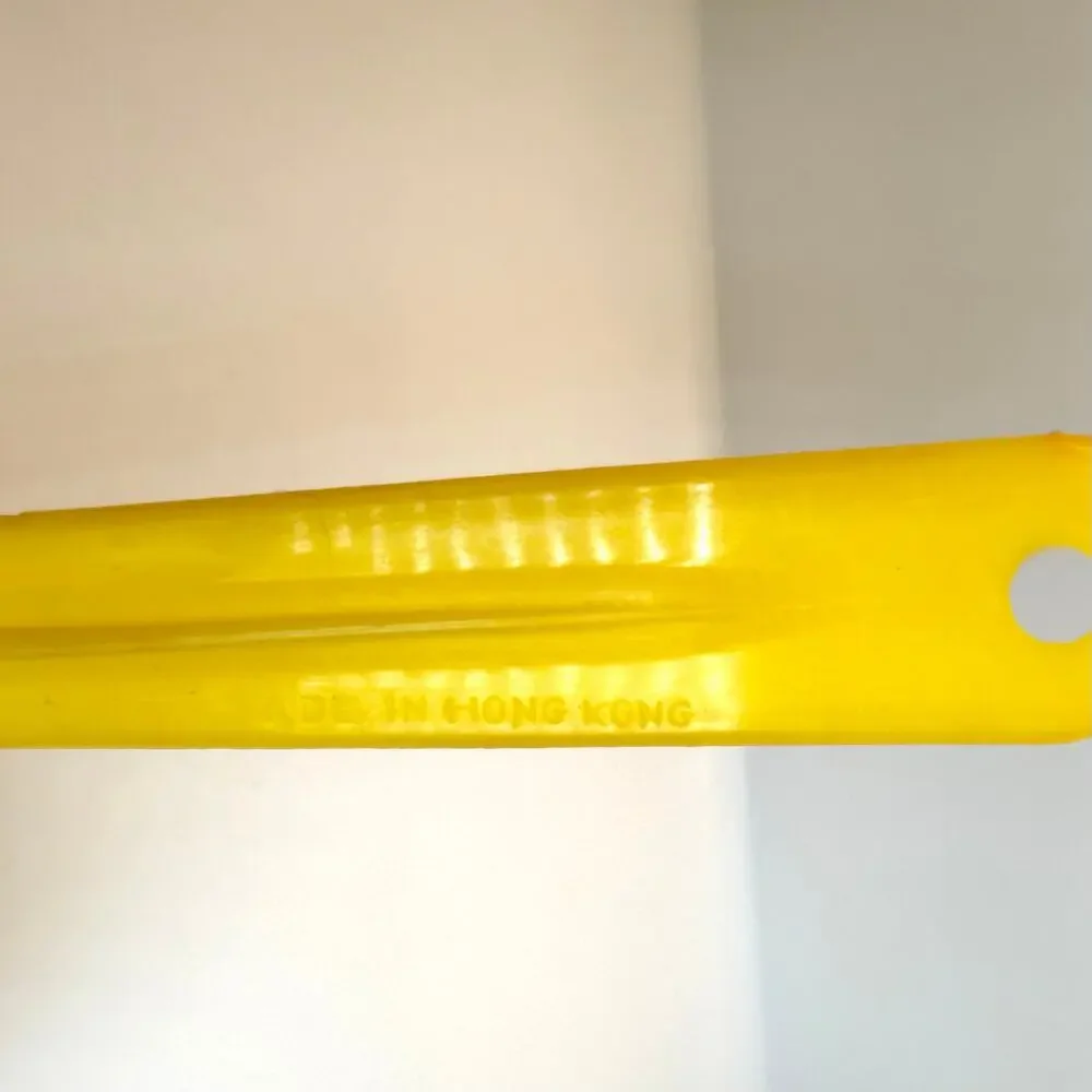 VTG Fine Mesh Tea Baking Strainer Yellow Plastic Kitchen Tool Made in‎ Hong Kong
